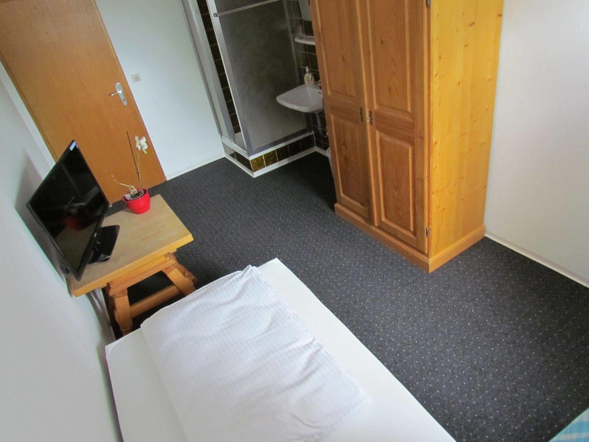 Hotel Stadt Mainz Schwabenheim an der Selz エクステリア 写真