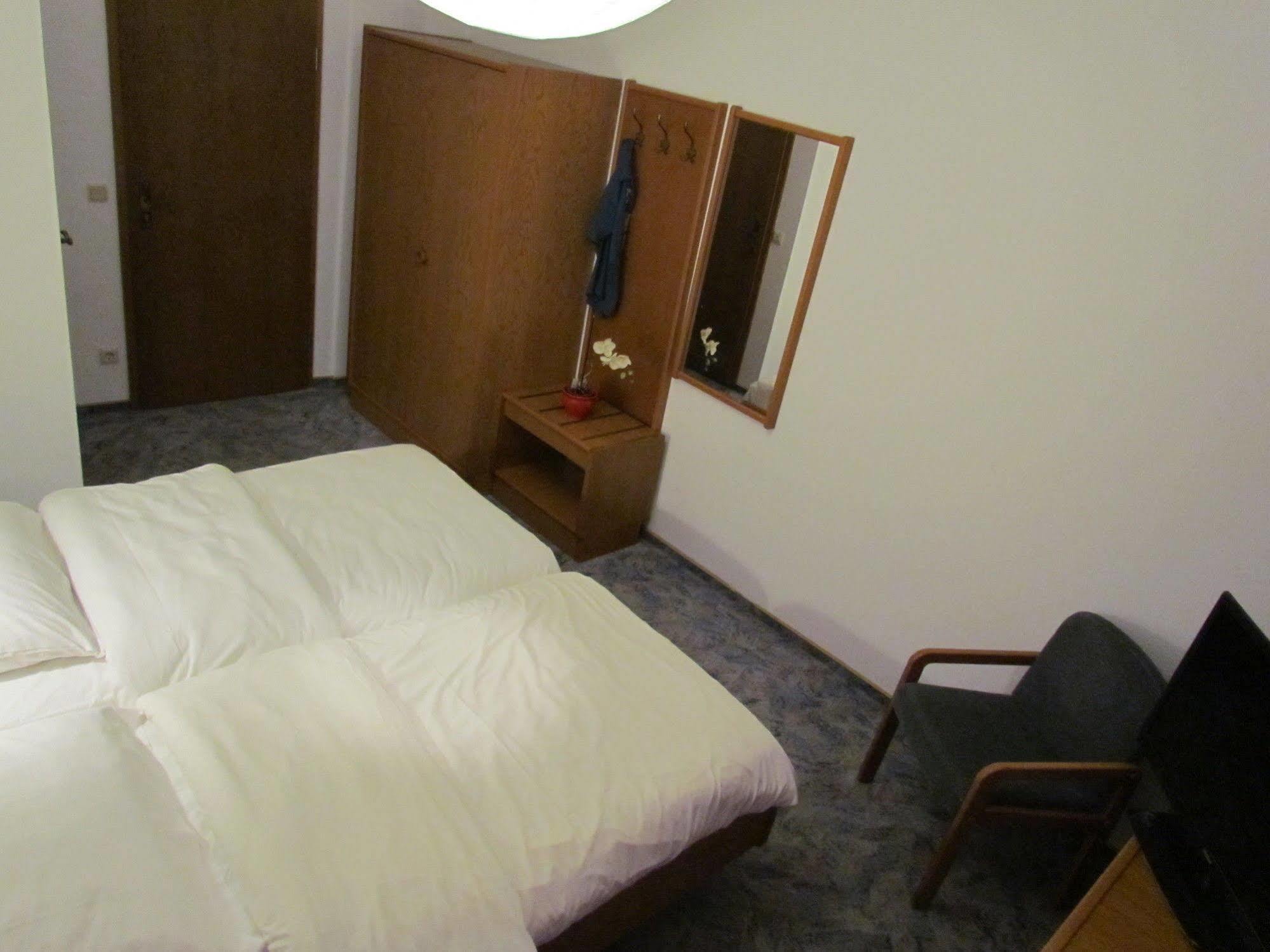 Hotel Stadt Mainz Schwabenheim an der Selz エクステリア 写真
